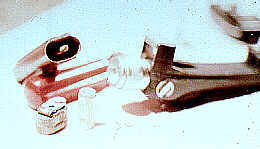 Oldhandopen.JPG (7684 bytes)